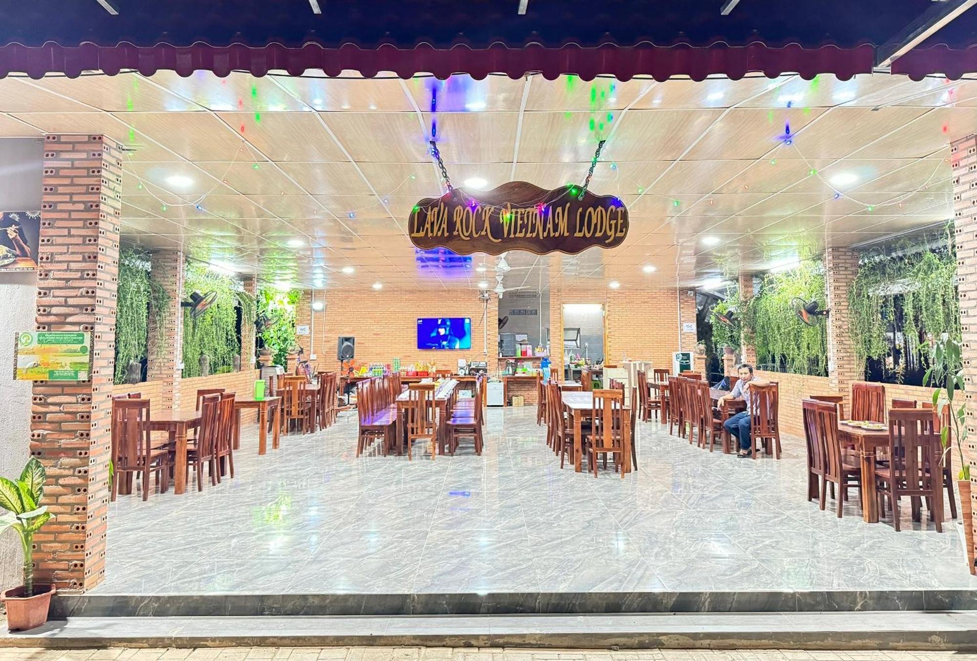 Lava Rock Viet Nam Lodge Anhfly Resort Nam Cat Tien Exteriör bild