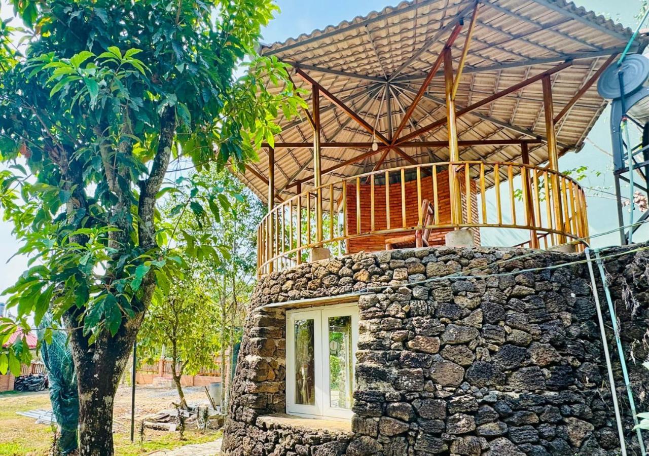 Lava Rock Viet Nam Lodge Anhfly Resort Nam Cat Tien Exteriör bild