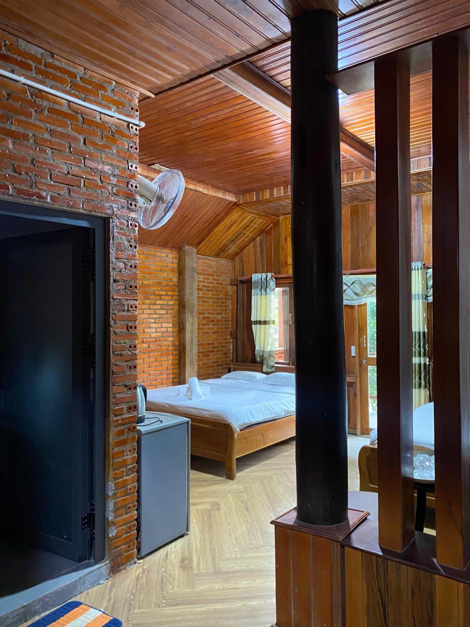 Lava Rock Viet Nam Lodge Anhfly Resort Nam Cat Tien Exteriör bild