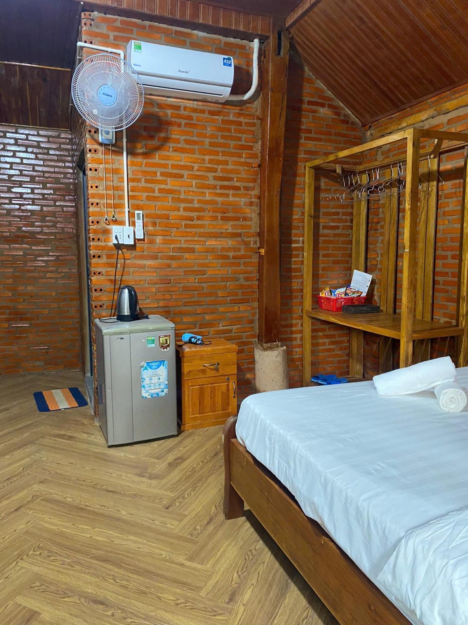 Lava Rock Viet Nam Lodge Anhfly Resort Nam Cat Tien Exteriör bild