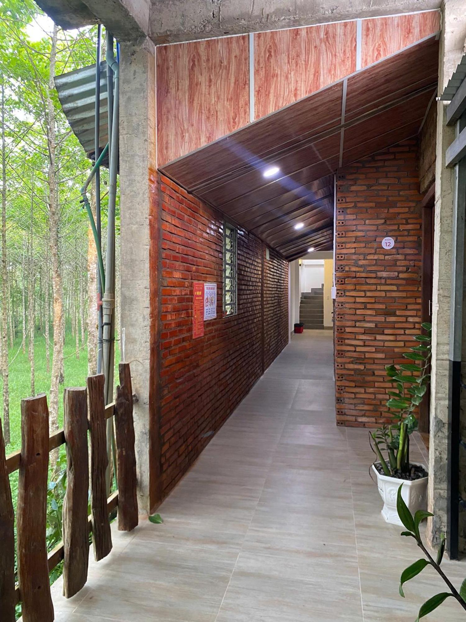 Lava Rock Viet Nam Lodge Anhfly Resort Nam Cat Tien Exteriör bild